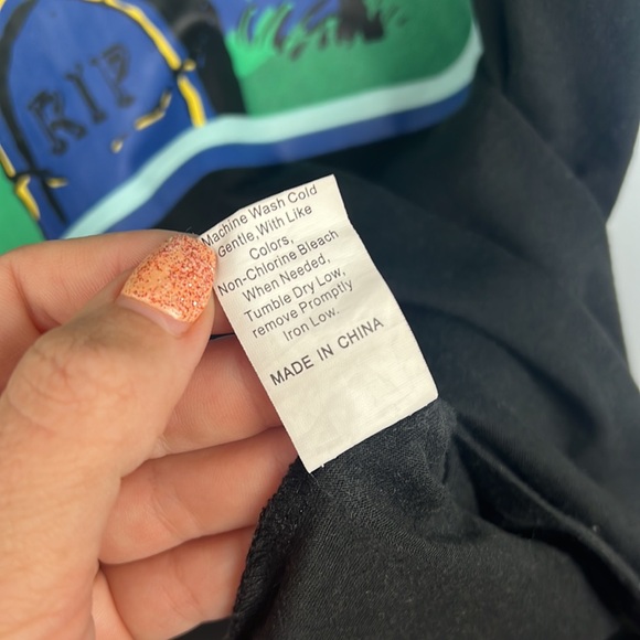 ROMWE Social Skills Making New Friends Men’s XL graphic tee - Picture 5 of 8